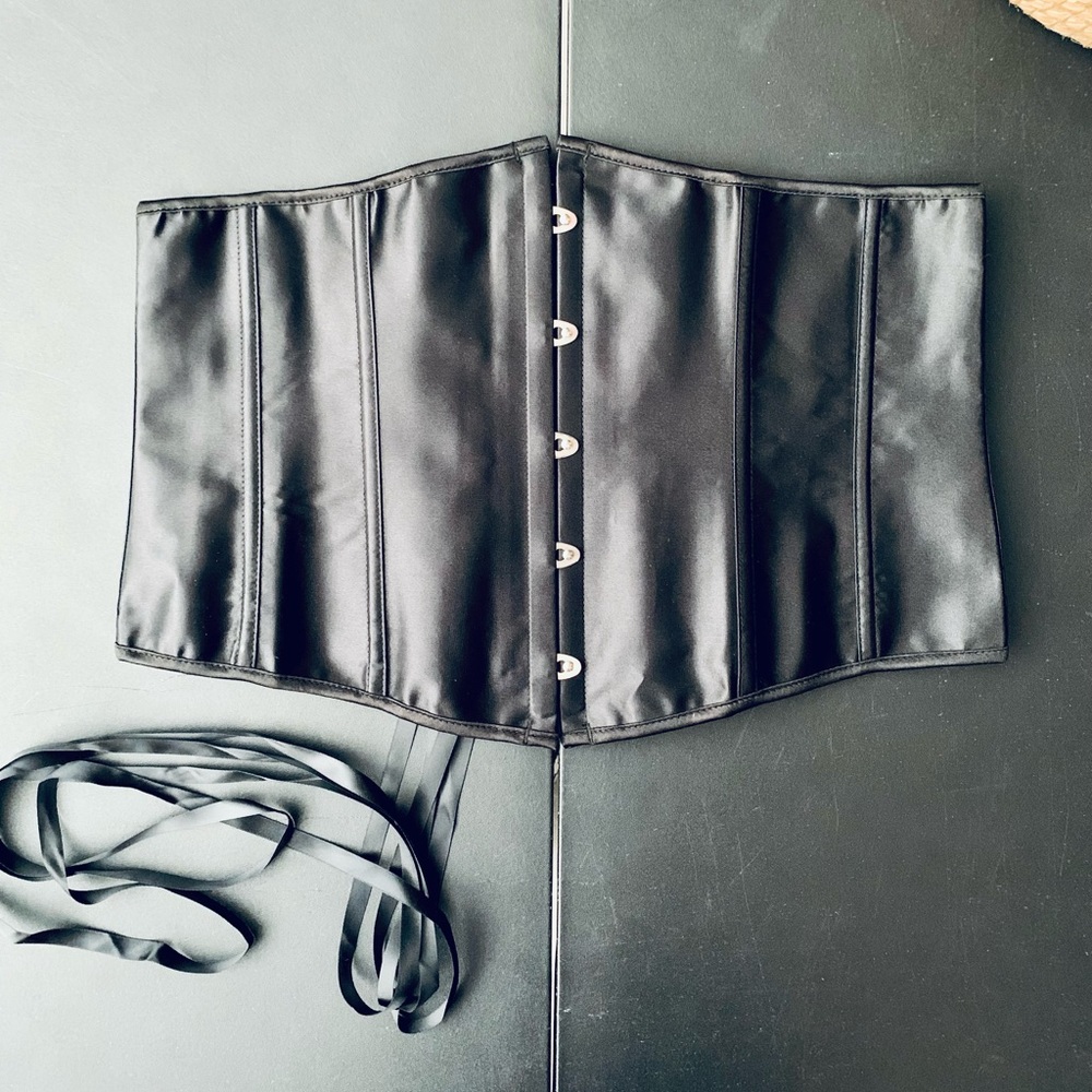 women's black corset